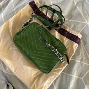 Tory burch fleming camera bag